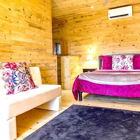 Casa de Férias 6 Bedrooms Mansion With Jacuzzi Enclosed Garden And Wifi At