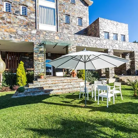 6 Bedrooms Mansion With Jacuzzi Enclosed Garden And Wifi At Casa de Férias